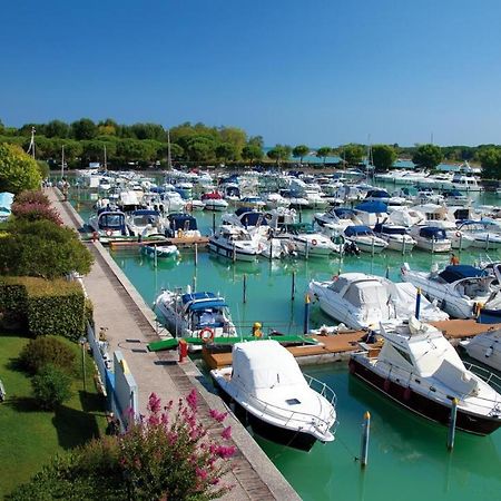 Marina Uno View Apartment Lignano Sabbiadoro Kültér fotó